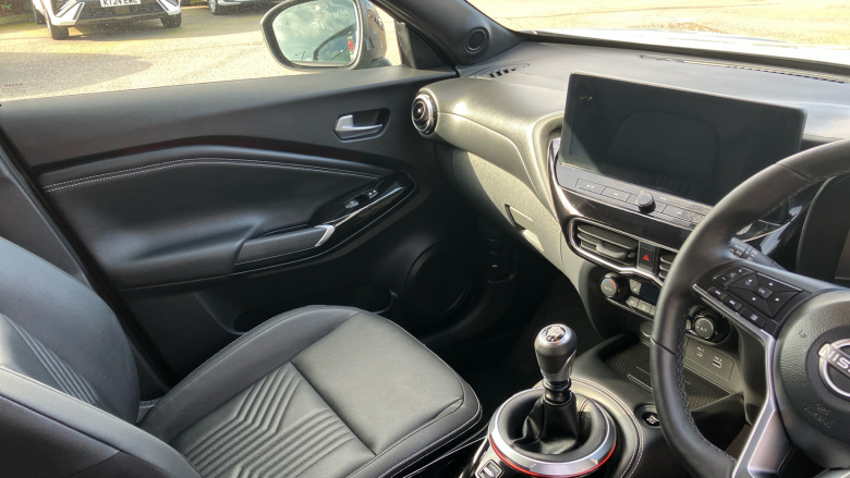 Nissan Juke 1.0 DiG-T Tekna 5dr Petrol Hatchback